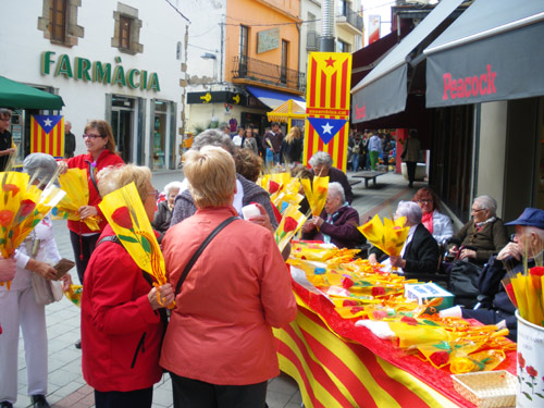 Activitats de Sant Jordi al carrer, en una foto d'arxiu.