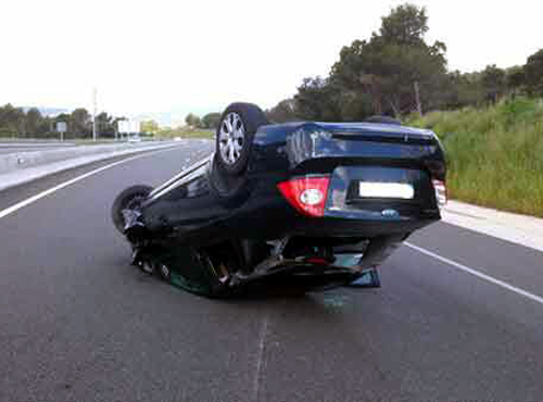 El vehicle accidentat a la C-31. (Foto: Jesús Fernández).