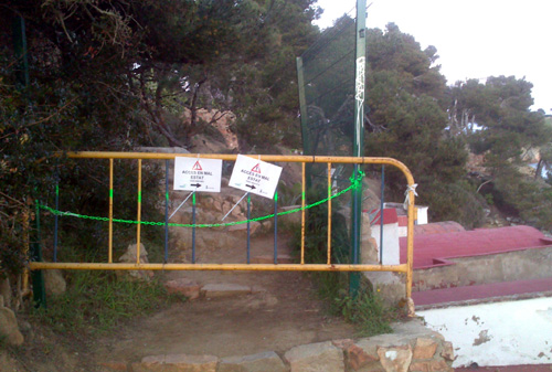 Camí de ronda tallat a S'Alguer.