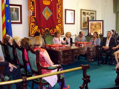 Recepció oficial als professors, avui a l'Ajuntament de Palamós.