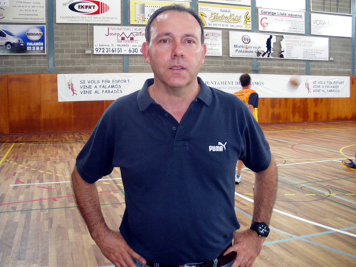 Carles Sala, entrenador del sènior masculí A del CE Palamós.