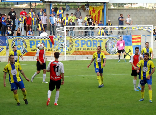 Un moment del Palamós-Rubí d'ahir. (Foto: Sergi Cortés).