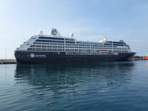 L'Azamara Quest, aquest matí al port de Palamós.