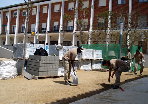 Obres a la plaça de Pere El Gran.