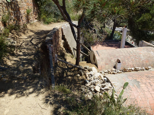 Camí de ronda tallat a S'Alguer.