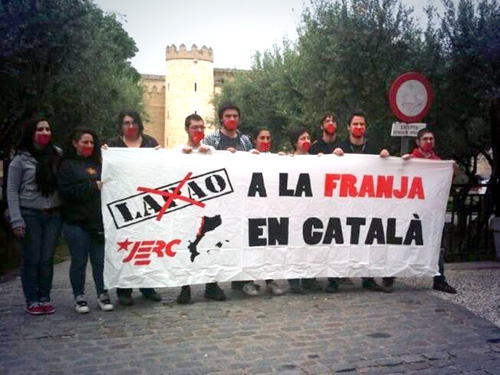 Manifestació contra la LAPAO en una localitat de la Franja. (Foto: directe.cat).