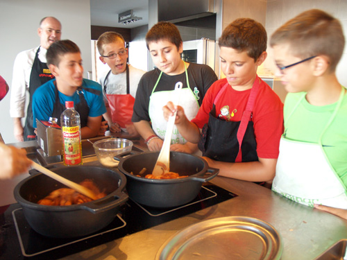 Taller 'Petits xefs' a l'Espai del Peix.