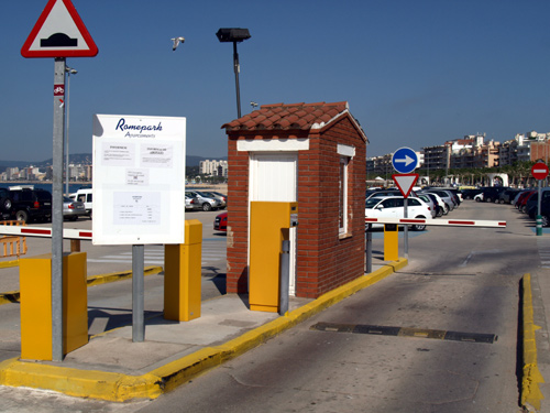 Aparcament tarifat de la platja Gran.