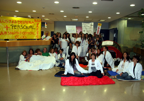 Acampada del personal de l'hospital i Centre Gent Gran 