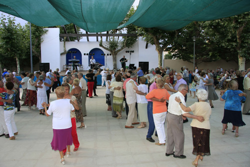 Ball de Festa Major a l'Arbreda, en una imatge de l'any passat. (Foto: Jordi Martinoy).