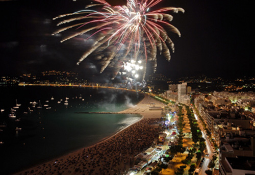 Focs de Festa Major, ahir a la nit. (Foto: Josep Lois).