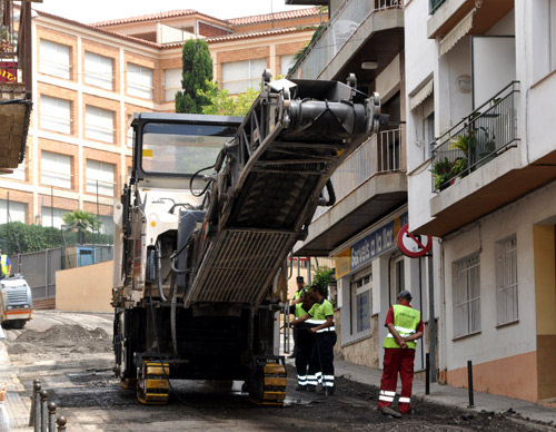 Obres al carrer de Xaloc, aquest matí. (Foto: Mònica Manchado).