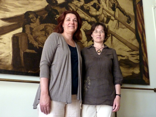 María Inés Roldán, a l'esquerra, amb la regidora de Cultura, Gràcia Artigas.