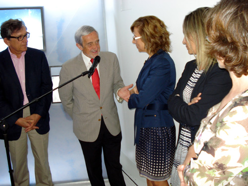 Autoritats a la inauguració de 'L'Àrtic es trenca'. (Foto: Mònica Manchado).