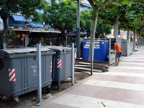 Desmuntatge de la zona d'aportació del passeig del Mar.