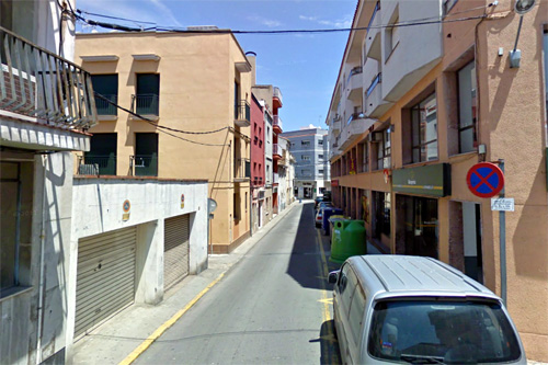 El tram de carrer on es faran les voreres noves.