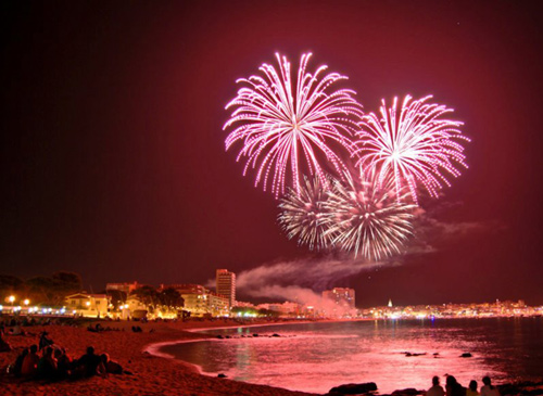 Imatge d'arxiu del castell de focs artificials de Palamós. (Foto: 35 mm group).