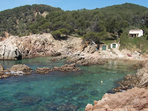 La cala Canyers, a l'EIN Castell-Cap Roig. (Foto: elcaudelabici).