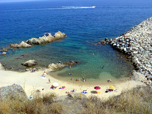 L'home ha mort a la cala del Morro del Vedell.