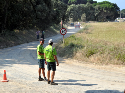 Accés a l'aparcament de Castell.