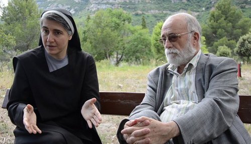 Teresa Forcades i Arcadi Oliveres. (Foto: vimeo.com).