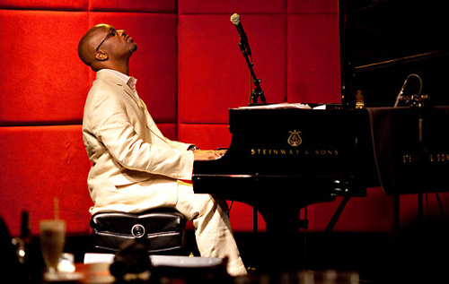 El pianista Orrin Evins actua avui a Platja d'Aro.