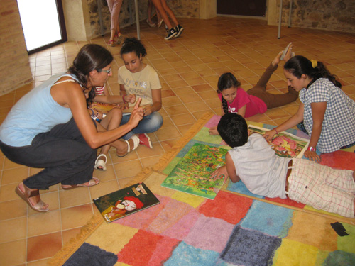 Activitat 'Llegint jugant, juguem llegint', al Mas Guàrdies.