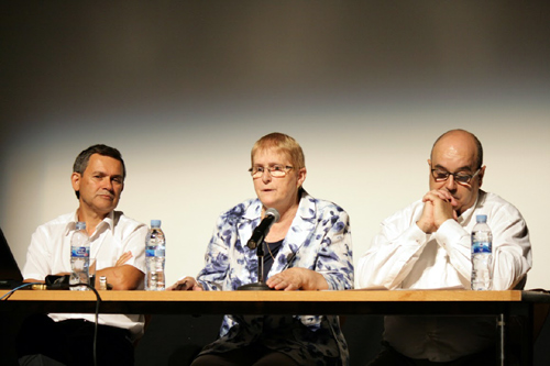 Àngel Castiñeira, a l'esquerra, abans de començar la seva intervenció.