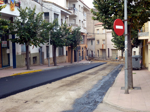 Feines d'asfaltatge al carrer Ample, aquest matí.