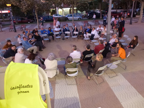 Un moment de la xerrada dels 'iaioflautes', ahir a Palamós.