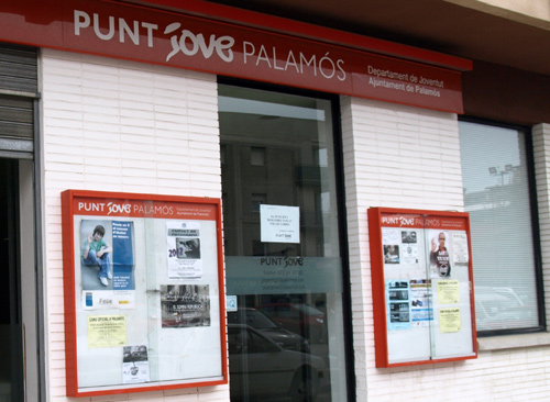 Entrada del Punt Jove de Palamós.