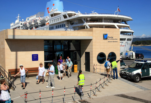 Escala de creuer al port de Palamós.Imatge d'arxiu