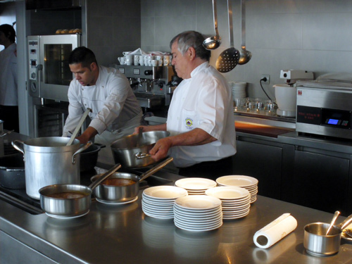 Taller culinari a l'Espai del Peix.