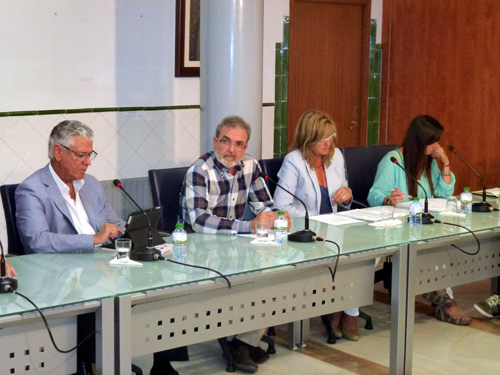 El grup municipal de CiU en el Ple de setembre, amb Kelo Martí a l'esquerra.