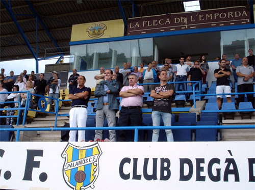 La llotja del Nou Estadi Municipal, aquest passat diumenge. (Foto: Sergi Cortés).