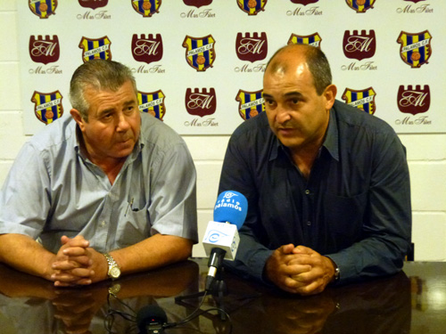 Miquel Aguilar i Joan Pau Pérez, en la roda informativa d'ahir al Nou Estadi Municipal.