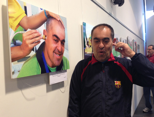 Un usuari del Centre Tramuntana, protagonista de l'exposició fotogràfica. (Foto: Sílvia Costa).