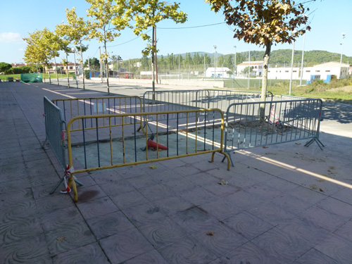 Obres a les voreres del Nou Estadi Municipal.