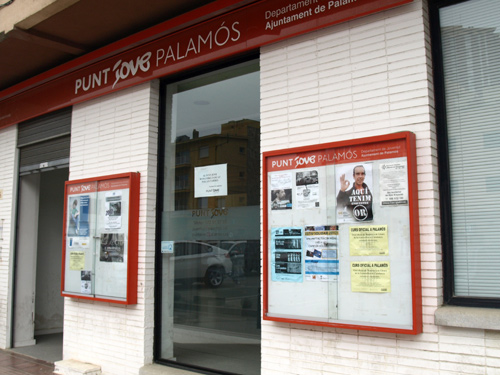 Les oficines del Punt Jove de Palamós, al carrer de Santa Marta.
