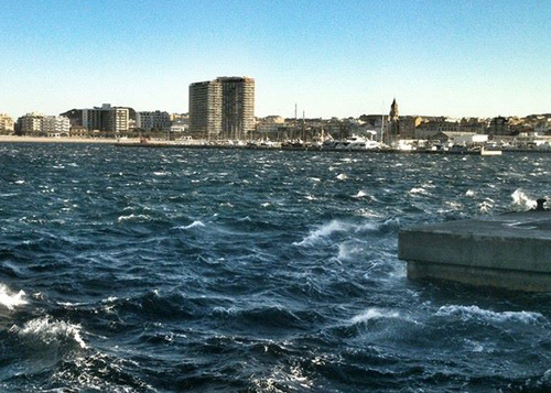 Fortes onades avui al litoral de Palamós. (Foto: Lluís Martí)