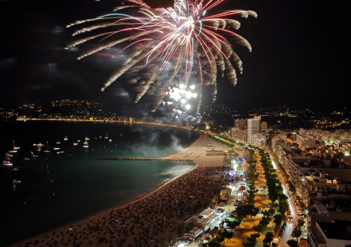 Focs artificials de la Festa Major de Palamós. (Foto: Josep Lois).