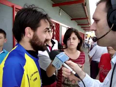 Javi Revert fent declaracions a Ràdio Palamós després d'un partit.