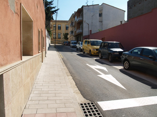 Un dels carrers remodelats dins el projecte 'Palamós millora'.