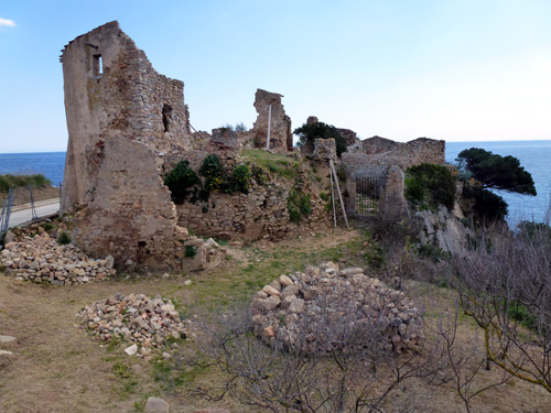 Les restes del castell de Sant Esteve de La Fosca.