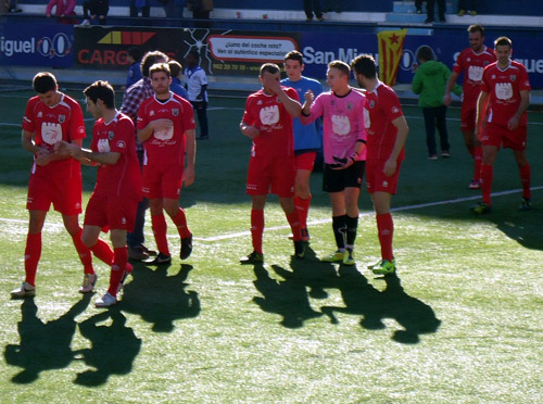 Martí Bartrina amb la resta de l'equip titular davant l'Europa. (Foto: Sergi Cortés).
