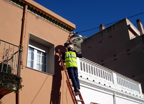 Instal·lació de noves lluminàries de baix consum en l'àmbit del 'Palamós millora'.