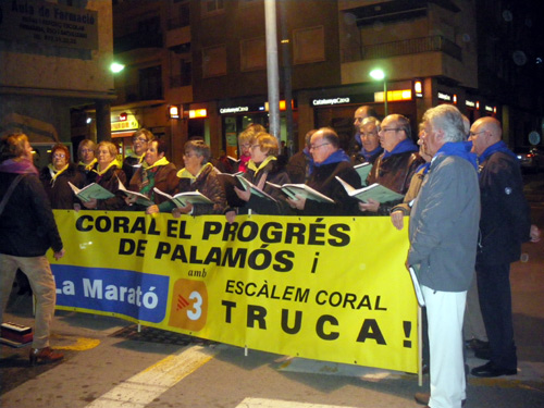 Un moment de la cantada conjunta dissabte passat.