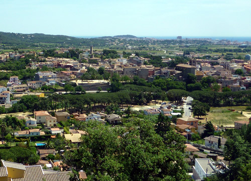 Una vista d'habitatges de Calonge.