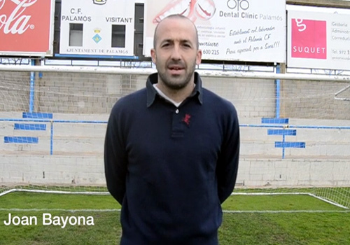 El capità de l'equip, Joan Bayona, és un dels jugadors que surt en el vídeo.