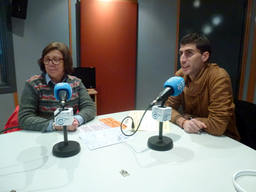 Els mestres, Maria Àngels Estañol i Ferri Ayats, als estudis de Ràdio Palamós.